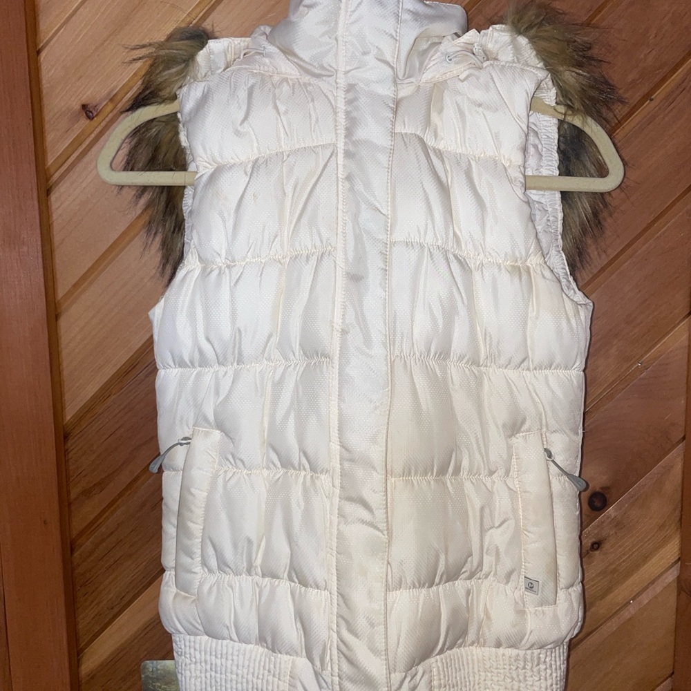 Merrell White Puffer Vest with Faux Fur Trim